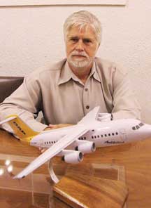 “El antiguo terminal de pasajeros del aeropuerto puede transformarse en un terminal antártico internacional”
